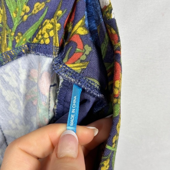 J McLaughlin Botanical Floral Cropped Pants Navy Pull On Stretch Size 6 - Picture 8 of 10